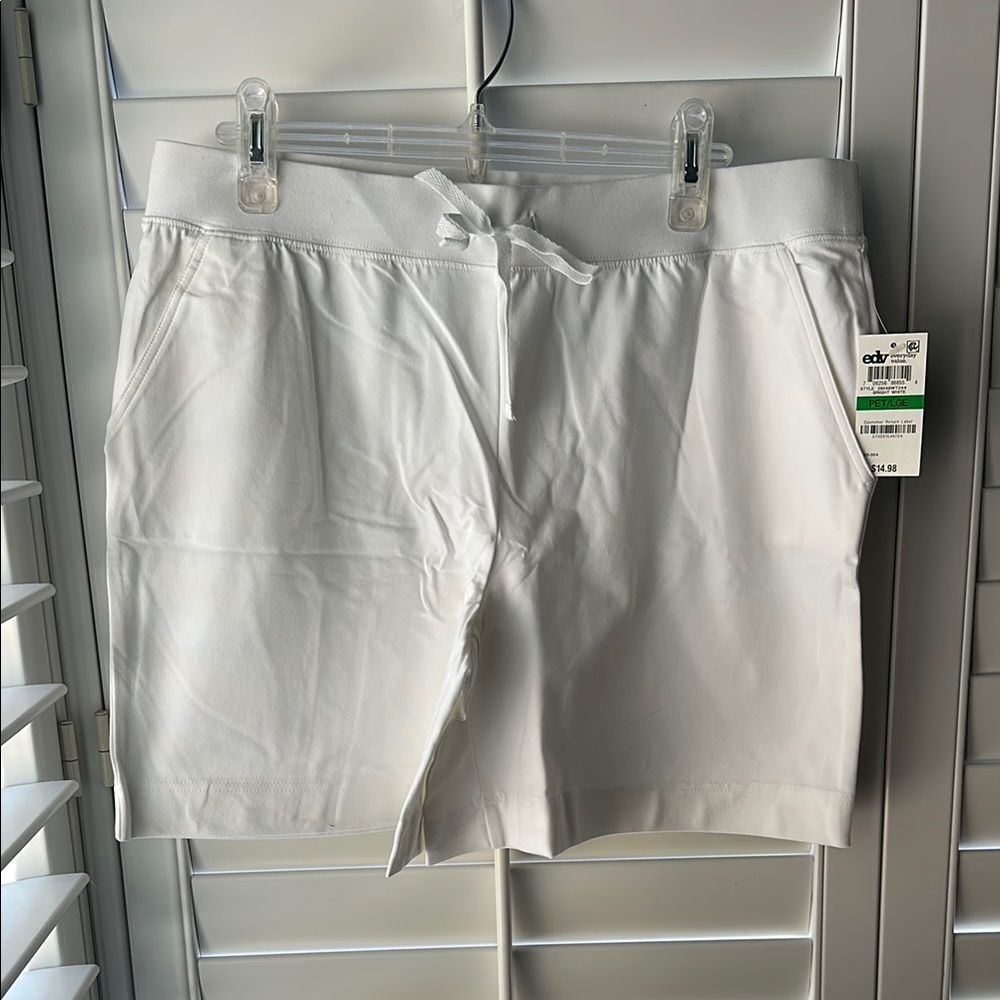 NWT Karen Scott white cotton knit shorts.  Size petite large.